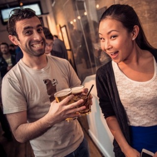 益达娱乐：你是在旧金山的 PG Mobile Mixer 上拍照的吗？